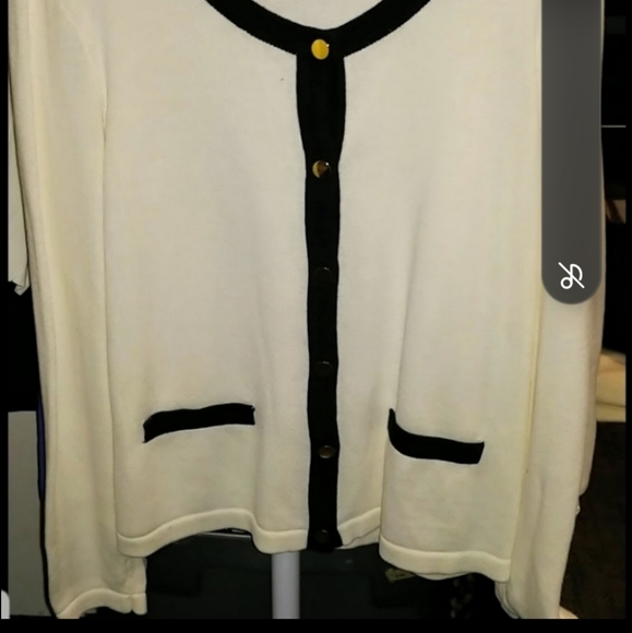 XL bundle of 16 items - Womens Sz XL - Picture 3 of 16